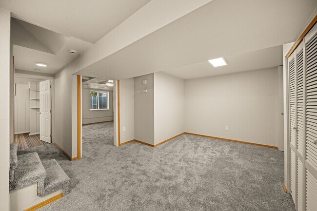 Building Photo - Newly renovated 3bd 2bath Shadle Rancher M...