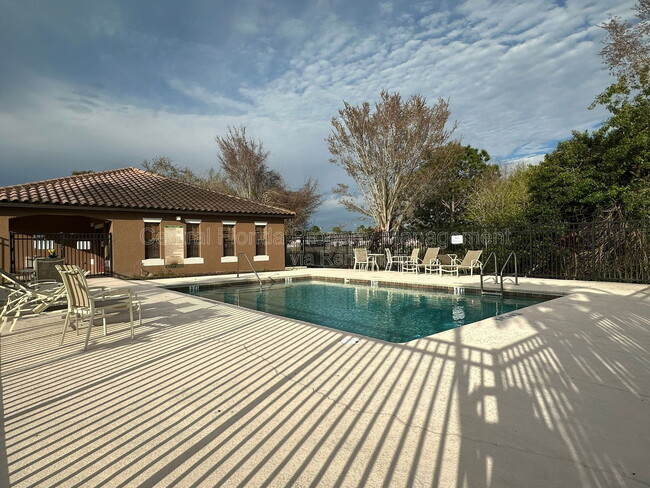 Building Photo - 1213 La Fortuna Blvd