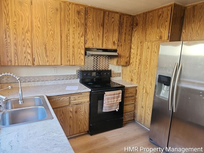 Building Photo - 2 Bed / 2 Bath Condo Near Claremont Village