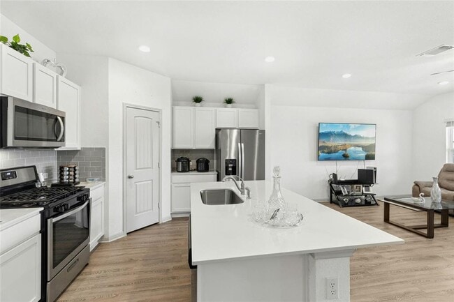 Building Photo - 224 Sweetwater Crk Ln