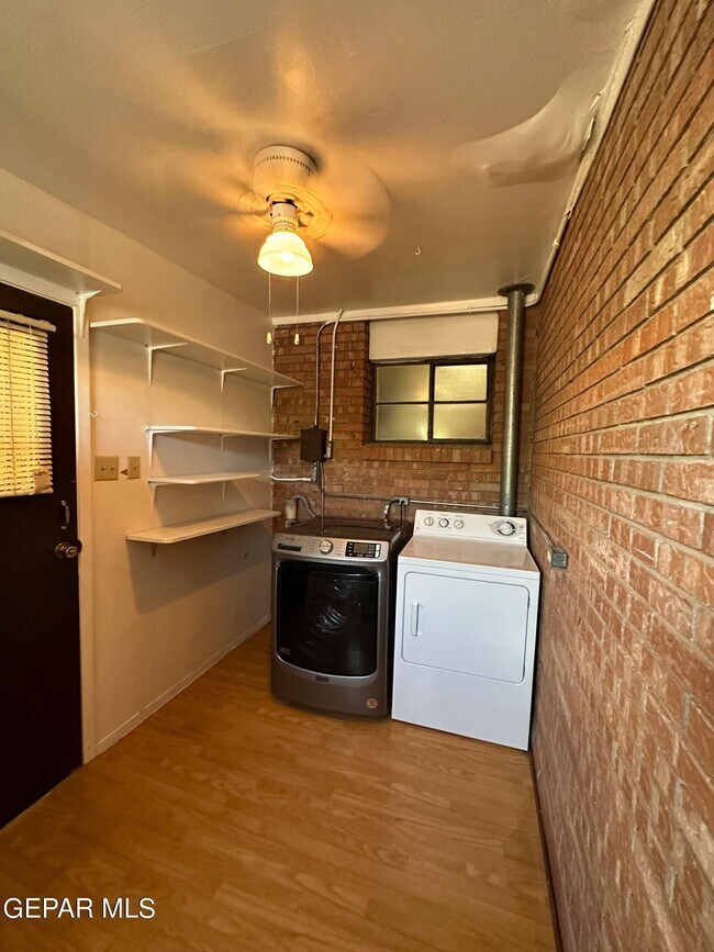 Building Photo - 5205 Flower Dr