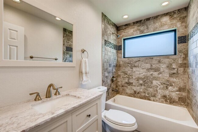 Building Photo - 7606 Scenic Brook Dr