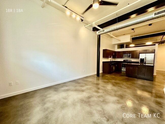 Primary Photo - 204 Walnut St