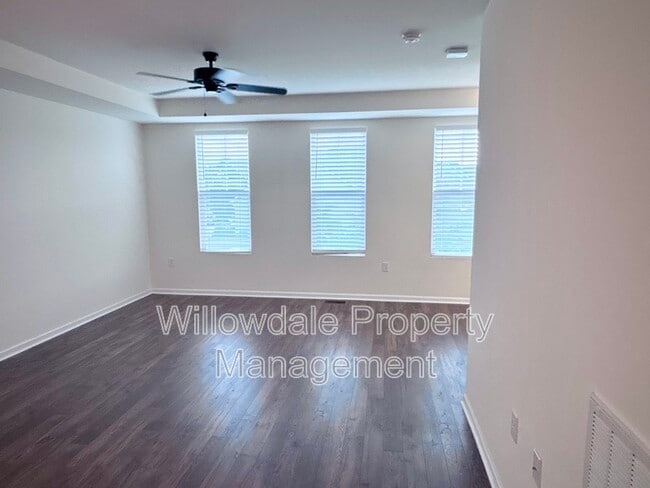 Building Photo - 416 Skymont Dr