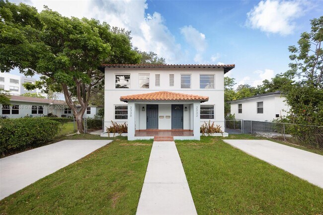 Primary Photo - 2330 SW 26th Ln