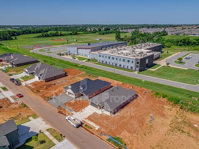 Building Photo - 4905 Misty Wood Ln