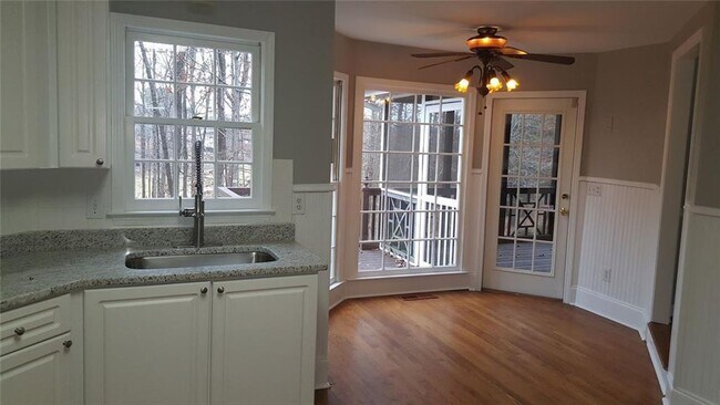 Building Photo - 3885 Waterford Dr