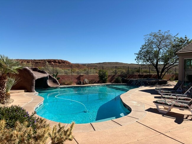 Building Photo - Short term lease! Coral Canyon on Golf Course with POOL- FURNISHED & UNFURISNHED OPTION