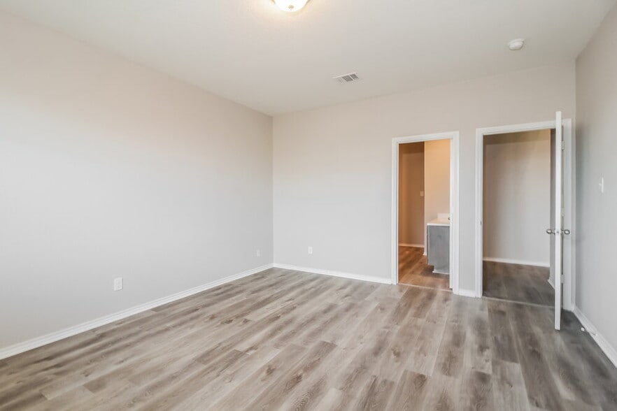 Building Photo - 3616 Doris Dr