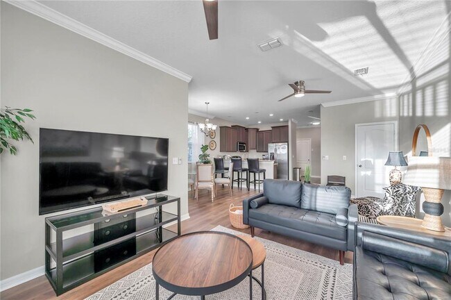 Building Photo - 12025 Greengate Dr