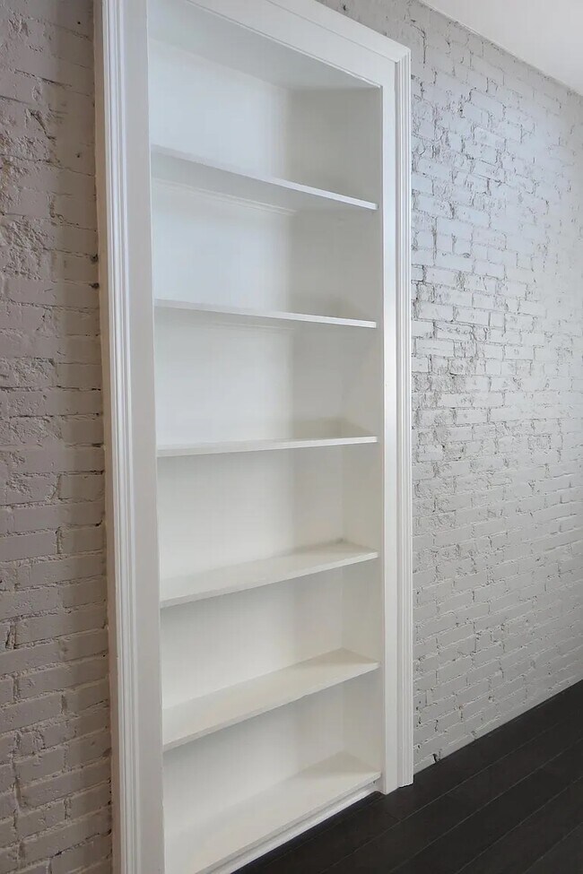 Breakfast room/office - 2051 Park Ave