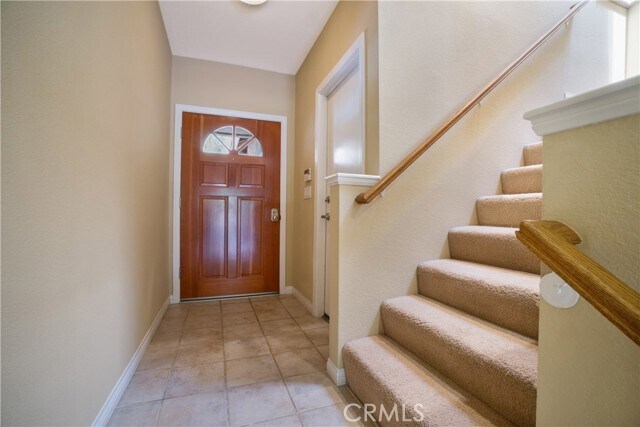 Building Photo - 3055 E Hillcrest Dr