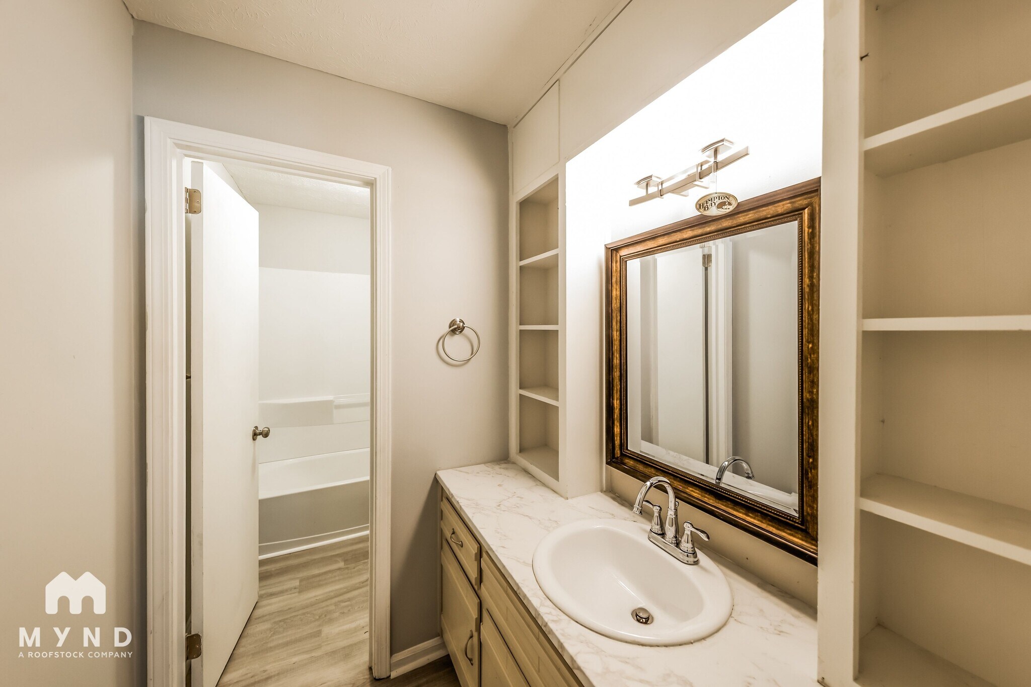 Building Photo - 2110 Vicki Dr