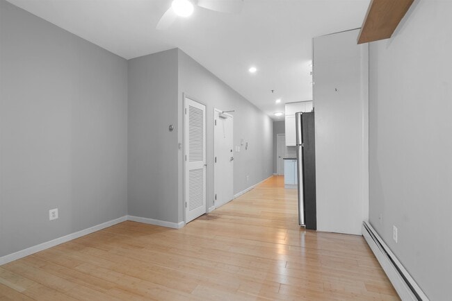 Building Photo - 809 Park Ave