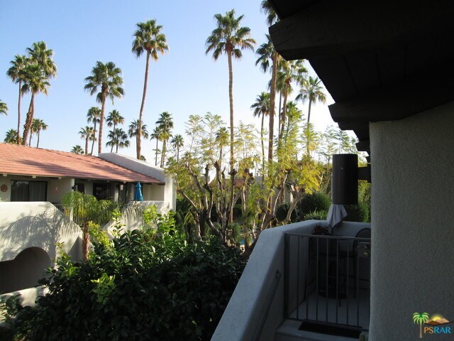 Building Photo - 1100 E Amado Rd