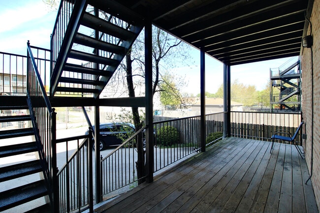 Building Photo - 5528 S Indiana Ave