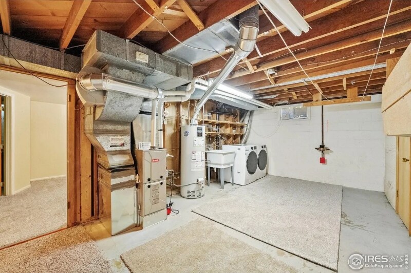 Building Photo - 1601 Collins Ct