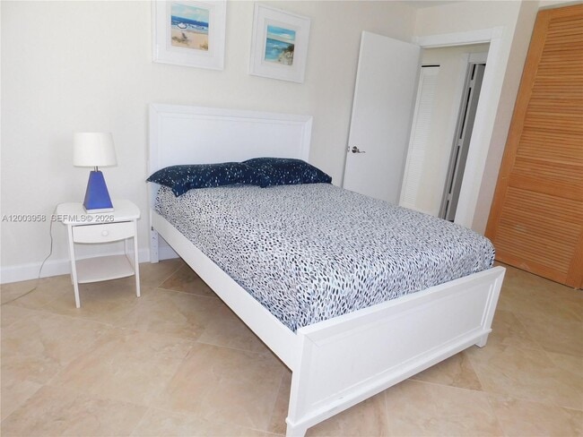 Building Photo - 108 NE 30th St