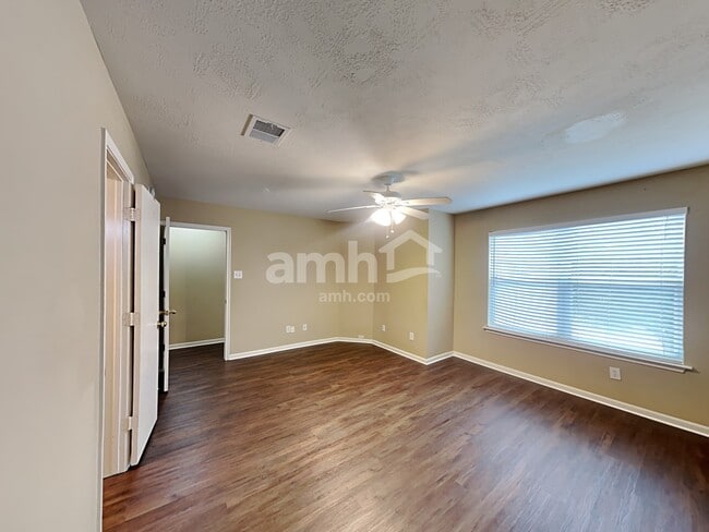 Building Photo - 19130 Yellow Thrush Dr