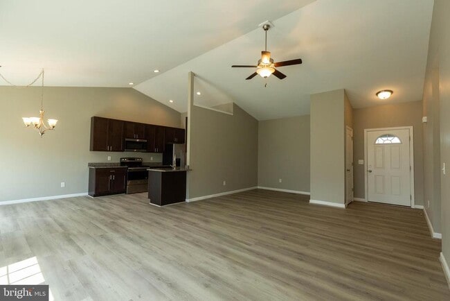 Building Photo - 438 Ives St