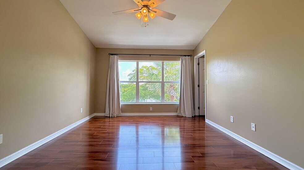 Building Photo - 8431 Village Edge Cir