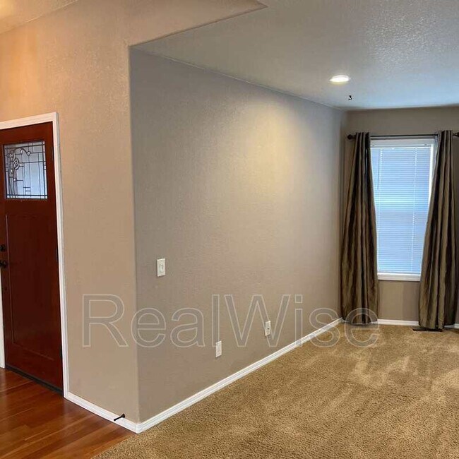 Building Photo - 2235 NW 15th St