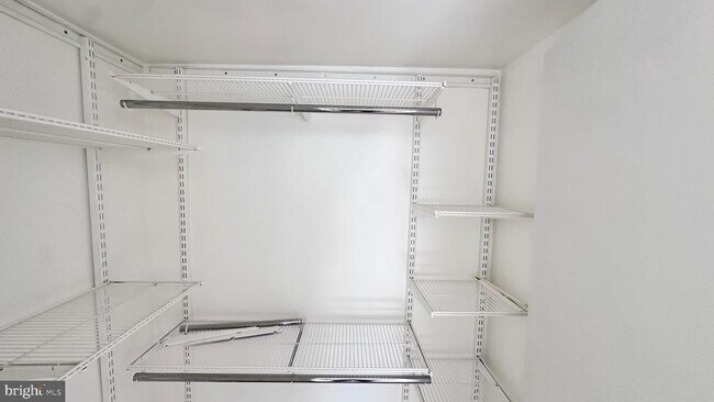 Building Photo - 1001 N Randolph St