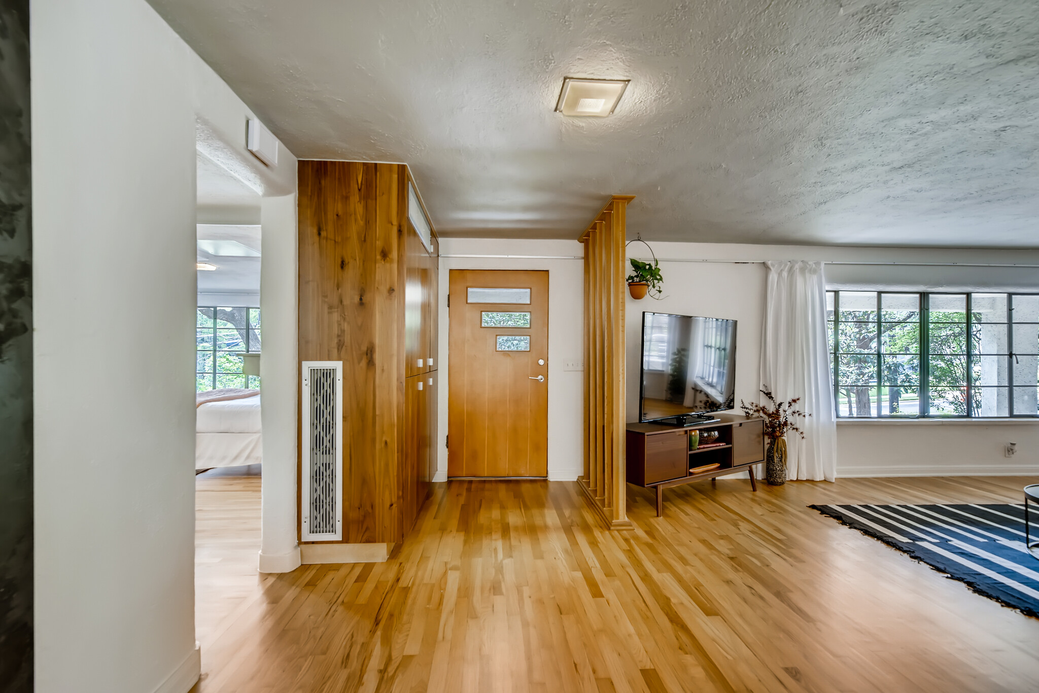 Building Photo - 806 Bouldin Ave
