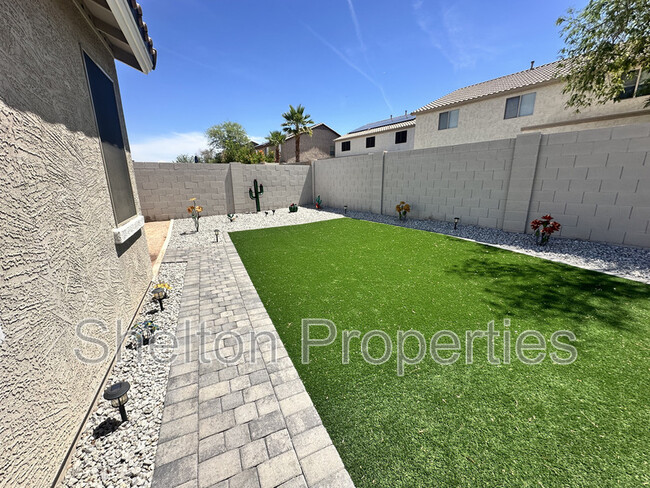 Building Photo - 30311 W Whitton Ave