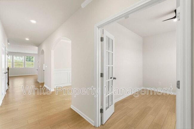 Building Photo - 2039 Morning Gold Dr