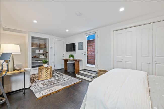 Building Photo - Private Gated Studio with Garden Access | ...