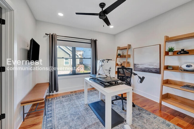 Building Photo - 3 Bed/3 Bath Home with Garage / Pet-Friendly / Available Now!