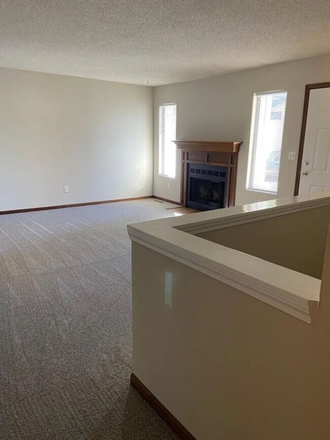 Building Photo - 8404-8406 W Thurman