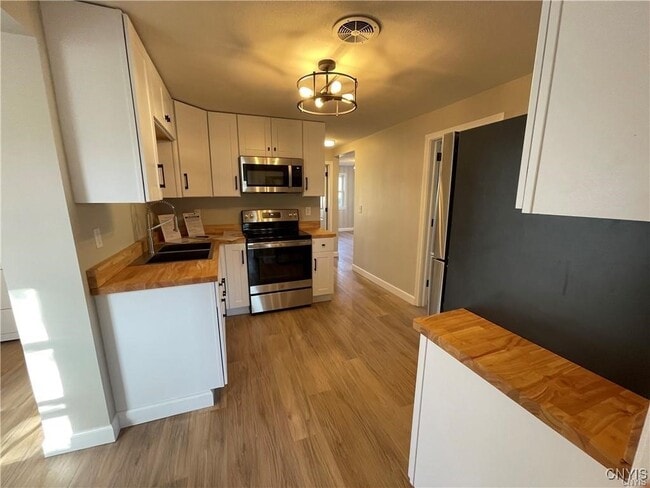 Building Photo - 4900 Bear Rd