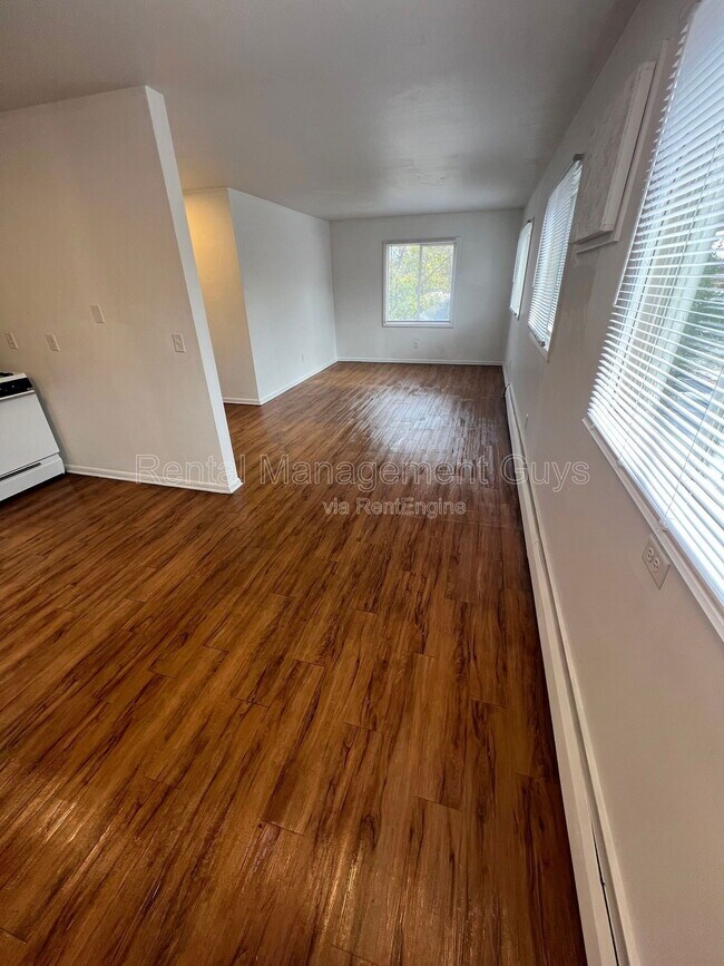 Building Photo - 3311 Fremont Ave N