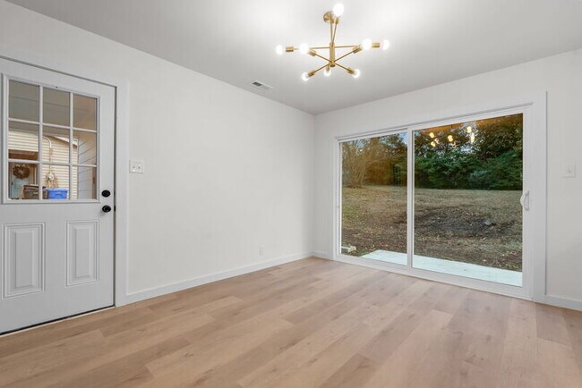 Building Photo - 6037 Dahlgren Ave