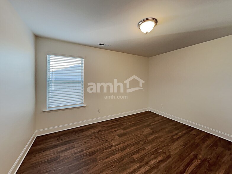 Building Photo - 2129 Laurel Vlg Cir