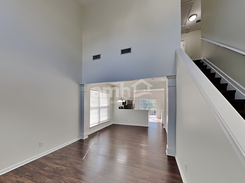 Building Photo - 11826 Nestar Pl