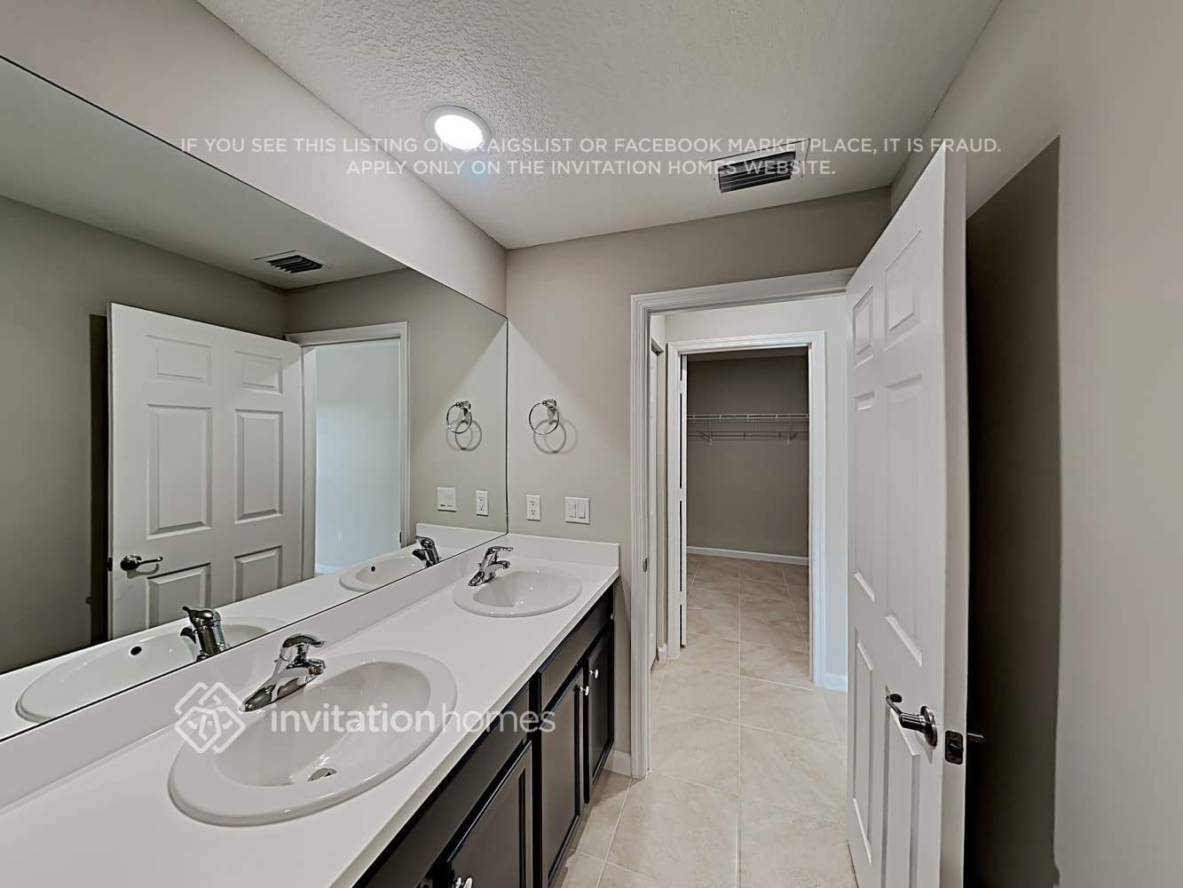 Building Photo - 317 SE Whitmore Dr