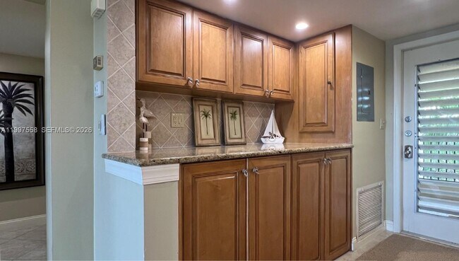 Building Photo - 96000 Overseas Hwy