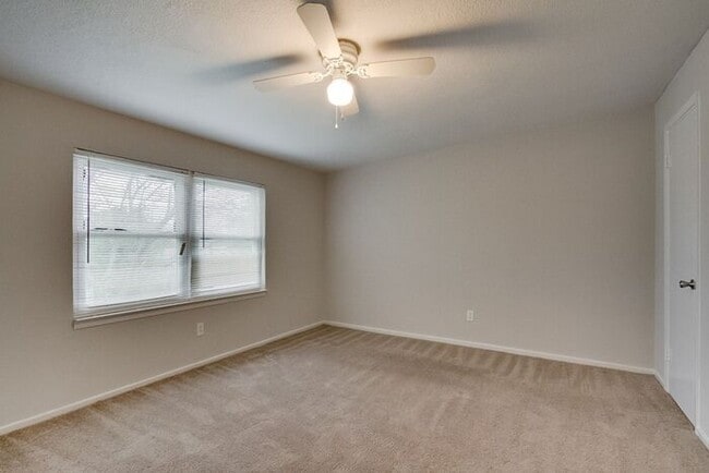Building Photo - No Application Fees* $500 off 1st month re...