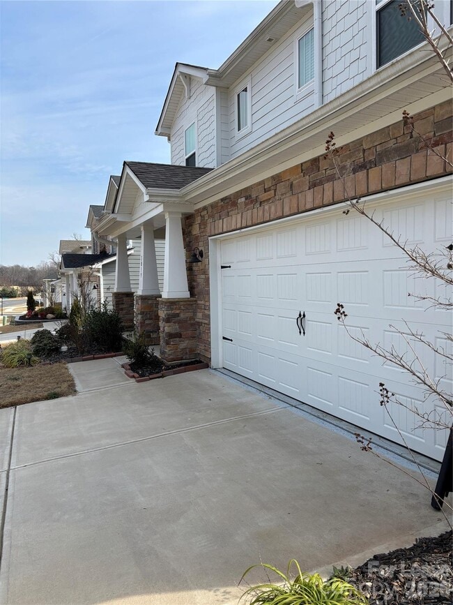 Building Photo - 1019 Clementine Rd