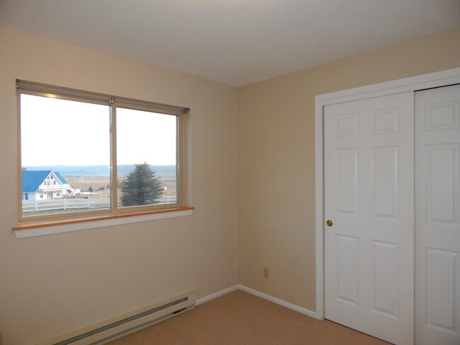 Building Photo - 269 Saddle Dr
