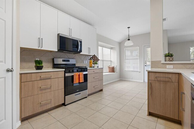 Building Photo - 3312 Porter Creek Cove