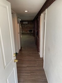 Building Photo - Cozy 1 Bedroom 1 Bathroom Basement Unit!