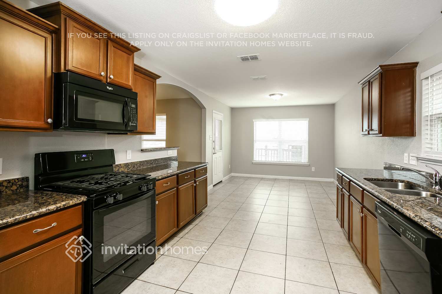 Building Photo - 2114 Bluebell Dr
