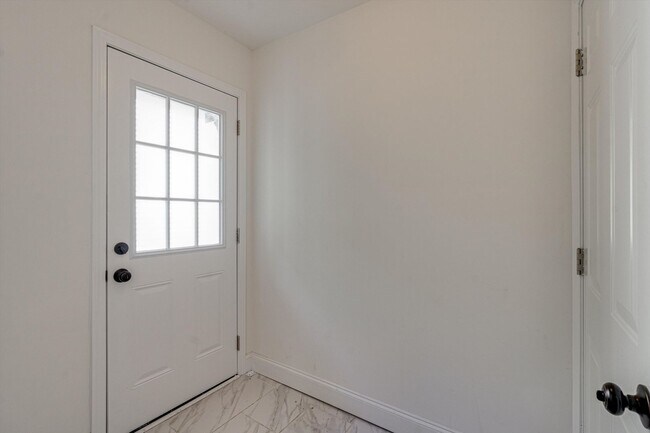 Building Photo - 2/ 1 Home for Rent!