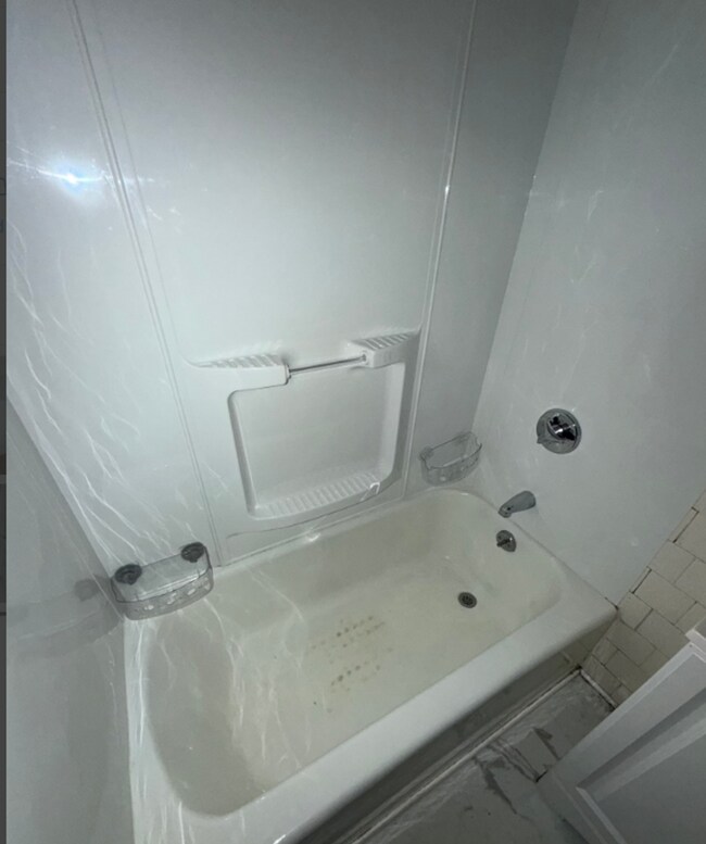 Building Photo - 1879 N Main St