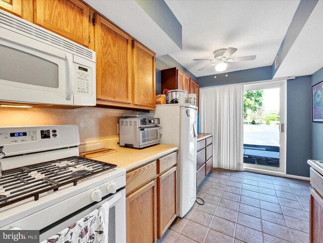 Building Photo - 212 Saratoga Ct