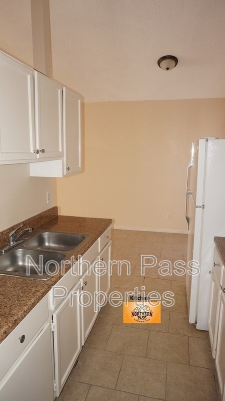 Building Photo - 6069 Bridalveil Dr